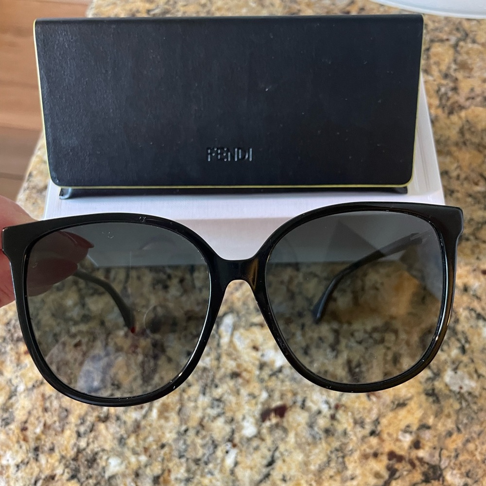 Fendi FF Acetate Cat eye sunglasses